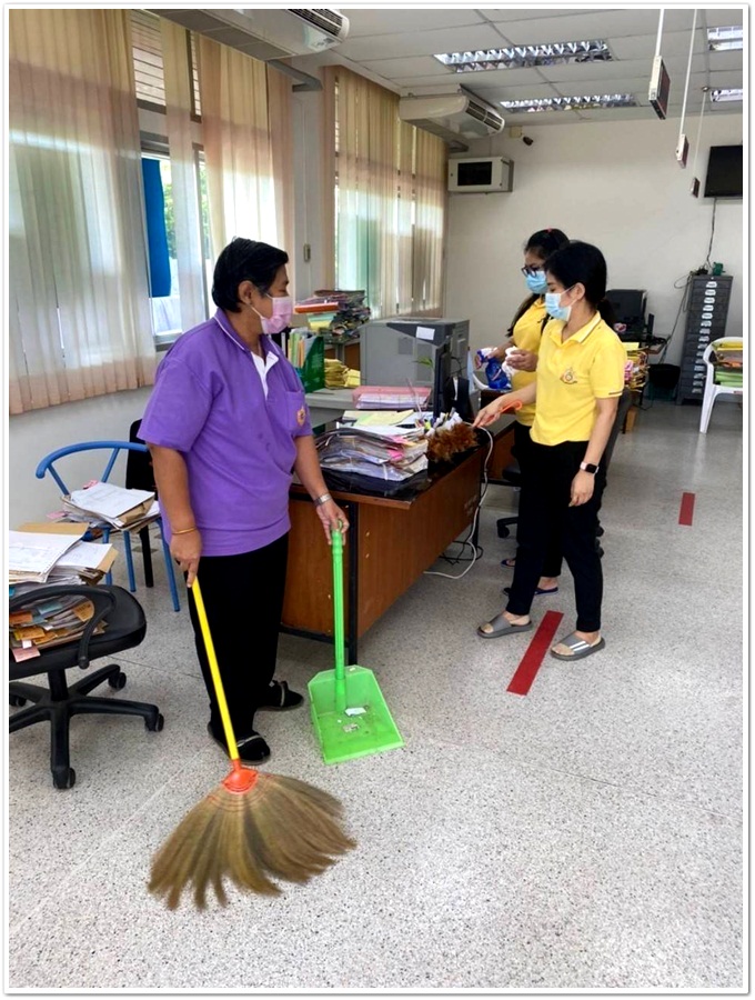 ﻿สำนักงานบังคับคดีจังหวัดตราด จัดกิจกรรม Big Cleaning Day เพื่อป้องกันการแพร่ระบาดของโรคติดเชื้อไวรัสโคโรนา 2019 (COVID-19)
